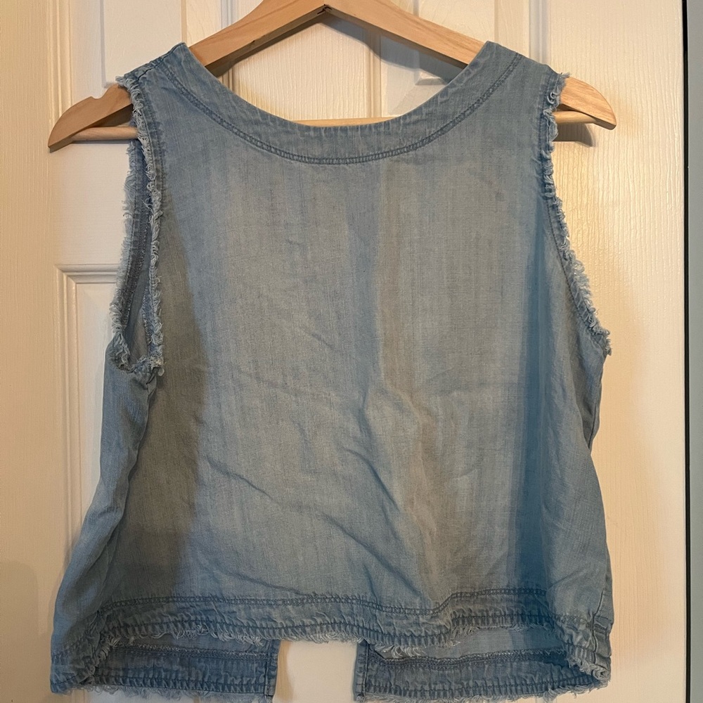 Chambray Cloth and Stone button back tank